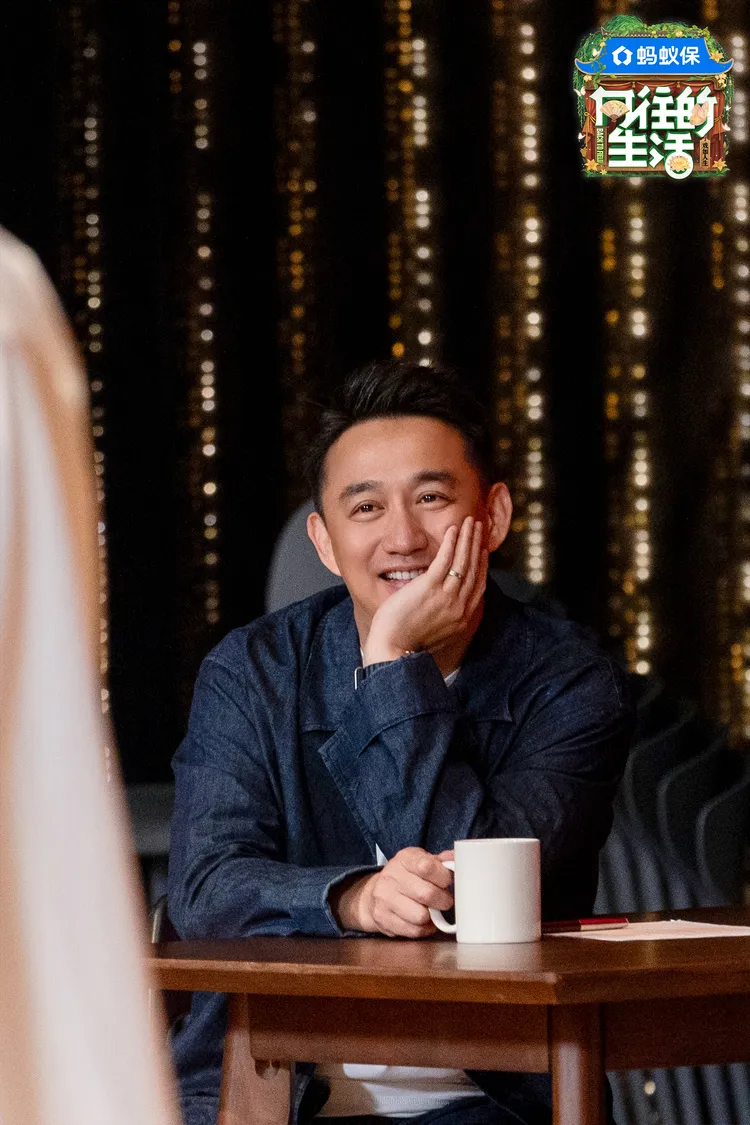 53歲黃磊在實境節目推崇鄉間生活。翻攝嚮往的生活微博