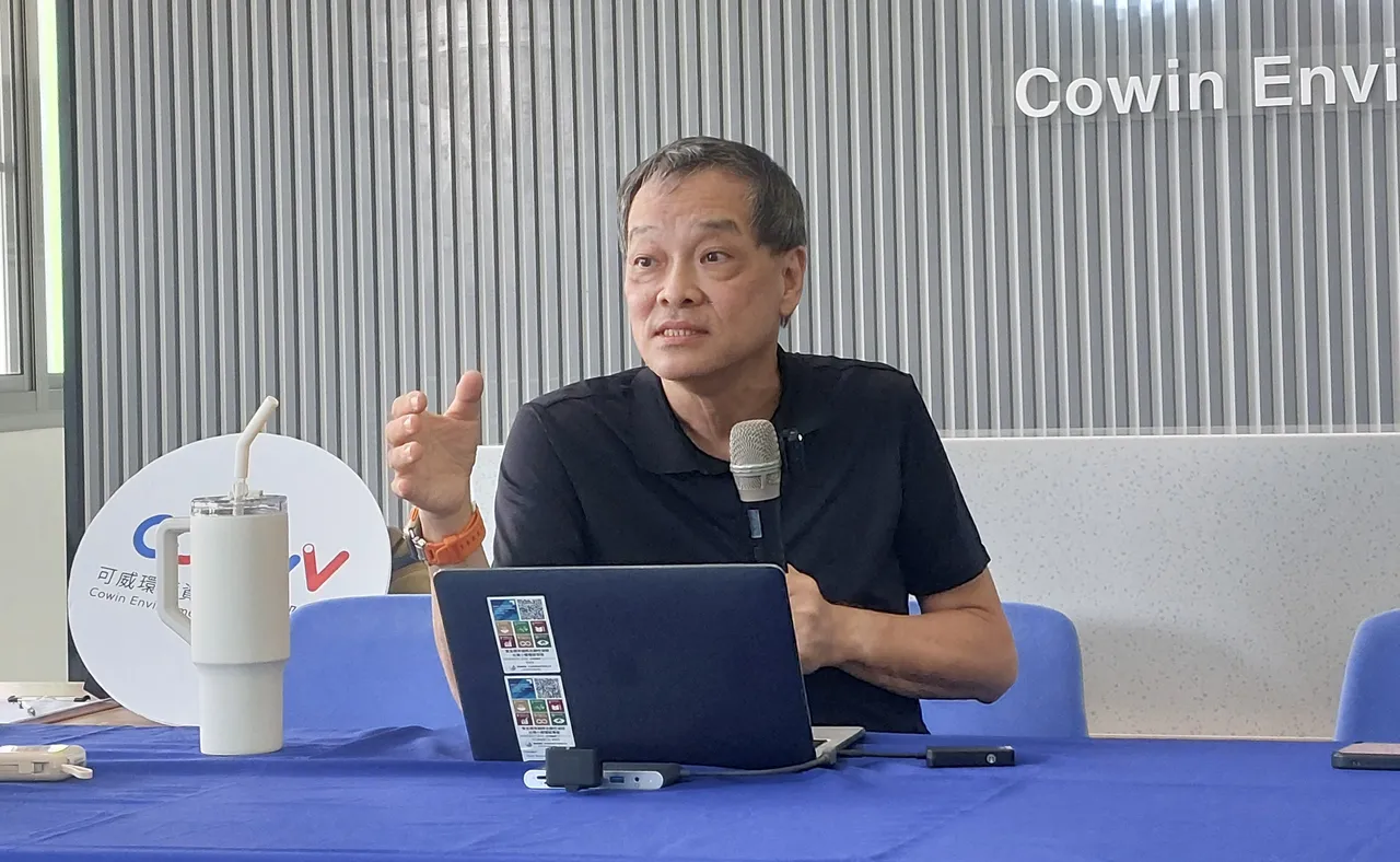 负责「小农种碳」专案开发的绿色消费者基金会董事长方俭。凃建丰摄