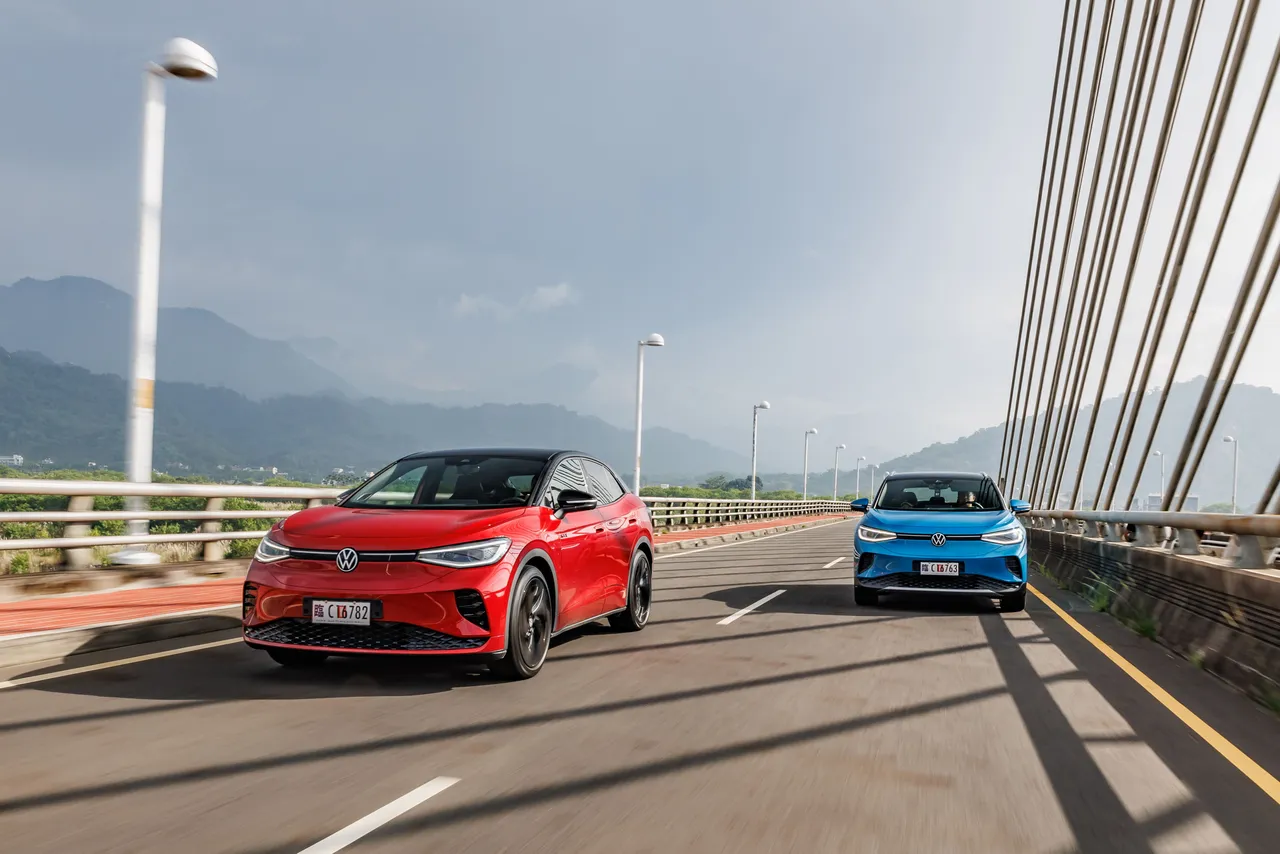 随著新庄巨赋旗舰展示中心正式启用极速充电站,也让Volkswagen在北台湾的纯电补能布局再度升级,进一步完善西部走廊的纯电网络。业者提供
