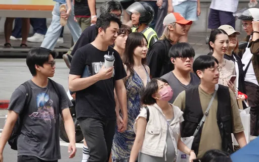 教師節熱爆!雙北飆38°C 颱風博羅依奔越南、浣熊在日本