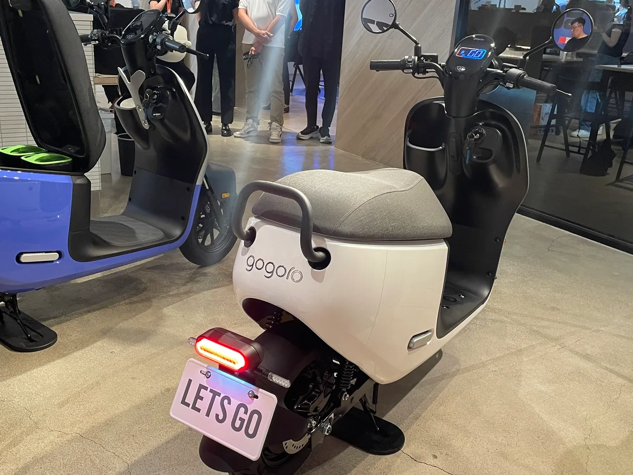 Gogoro EZZY 500車身含電池僅102公斤,都會使用更輕巧。林浩昇攝