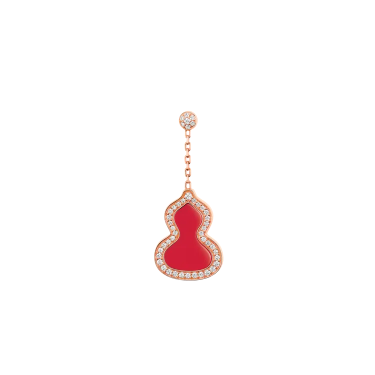 Qeelin Wulu 18K玫瑰金鑽石及紅瑪瑙耳環，13萬5000元。品牌提供