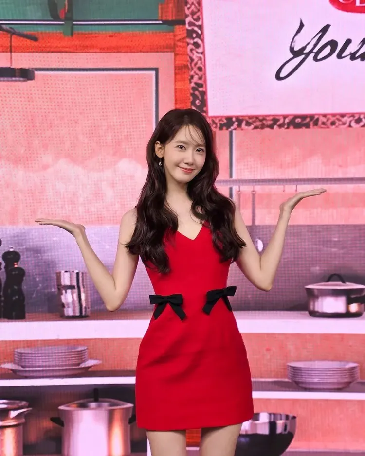 潤娥出道18年美麗如昔。品牌提供