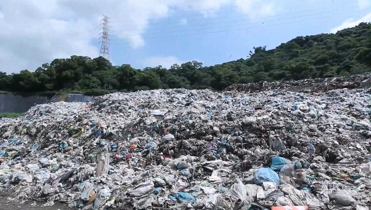 台中垃圾山驚人畫面曝光！去化要花18年　市府：加速焚化爐汰換
