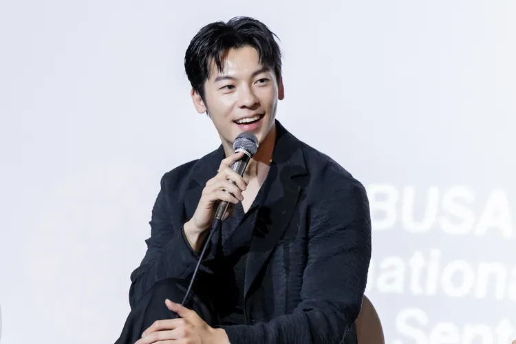 許光漢自爆電影笑哏，提醒粉絲別出戲。甲上娛樂提供