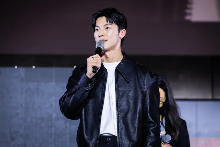 許光漢帥氣席捲釜山。甲上娛樂提供