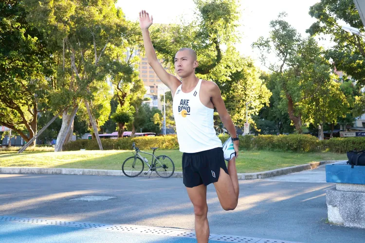 在人生的跑道上，李翰暄不再只追逐終點，而是把每一步都視為新的起跑線。「沒有白跑的路，每一步都算數。」這場長跑，將繼續延伸下去。莊宗達攝