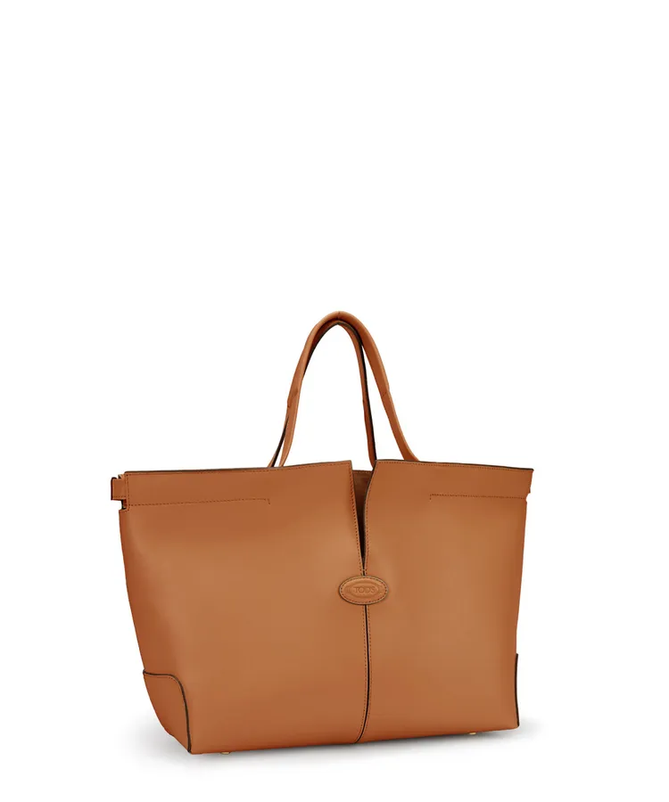 TOD'S DI BAG FOLIO中型棕色托特包，7萬1900元。品牌提供