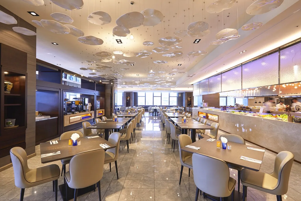 台北凯达大饭店百宴自助餐厅推出「住凯达双倍美好」早餐限时优惠,9月底前凭房卡享早餐买一送一优惠,平均每人仅390元即可大啖丰盛早餐。台北凯达大饭店提供