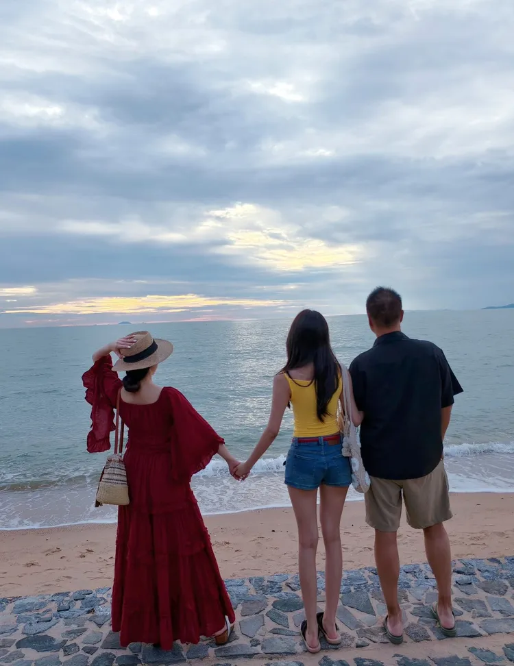 蔡中泠一家三口感情超好。翻攝林書煒臉書