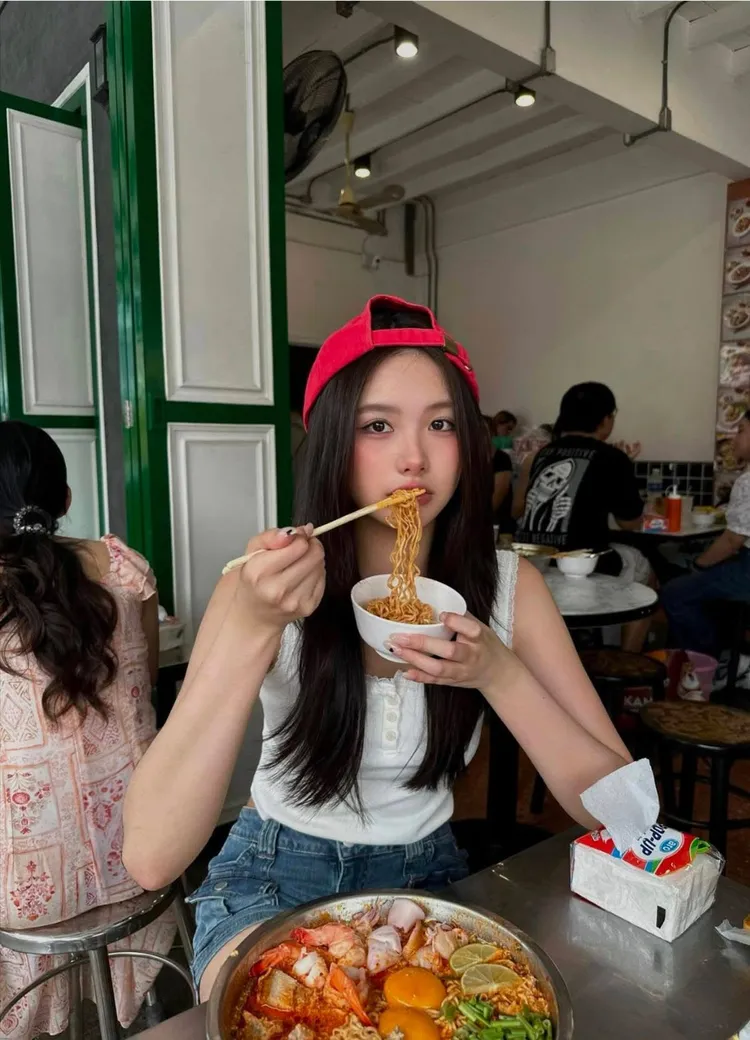 蔡中泠圈粉不少網友。翻攝林書煒臉書