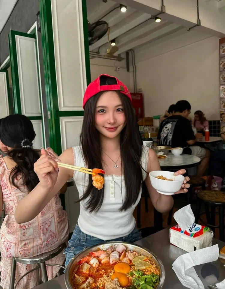 蔡中泠遺傳父母的好基因。翻攝林書煒臉書