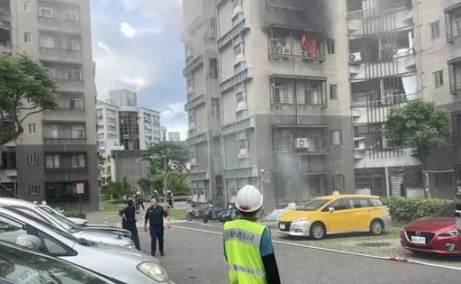 北市文山區公寓突傳火警 行動不便7旬翁受困燒傷命危搶救中