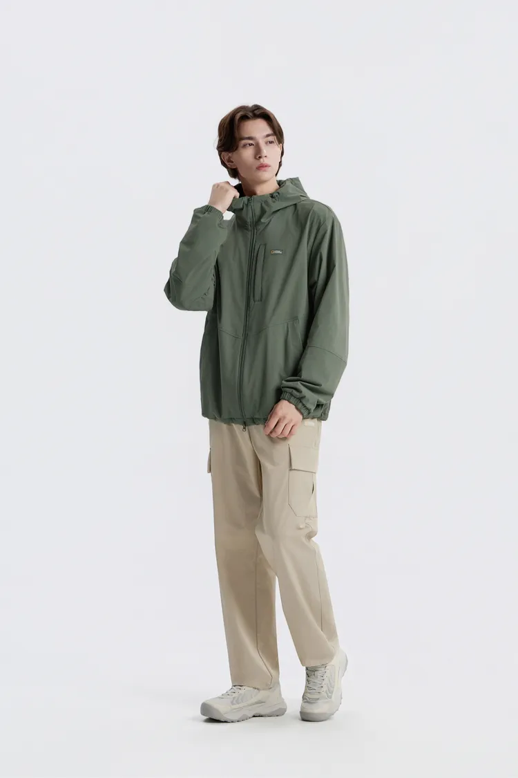 國家地理服飾ARCHELON平織連帽外套，6180元。品牌提供