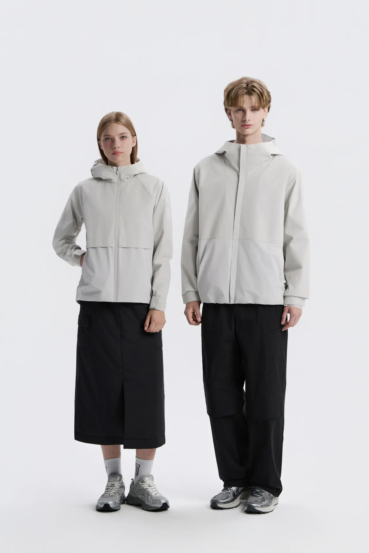 国家地理服饰ATLAS WINDSTOPPER BY GORE-TEX LABS 2L连帽外套,各9480元。品牌提供
