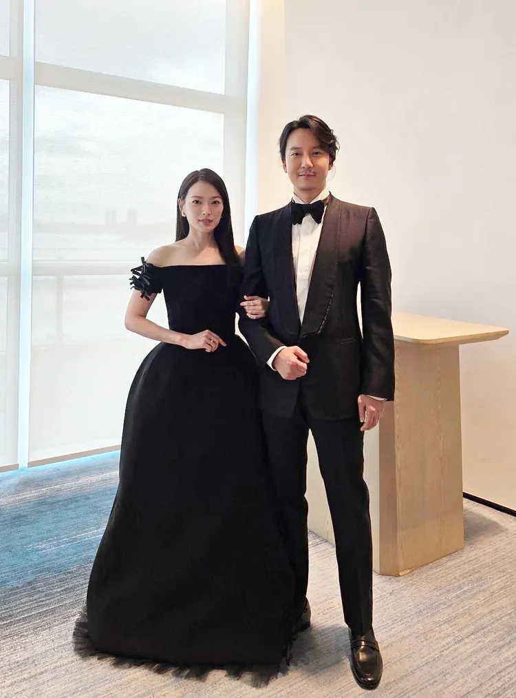 千玗嬉（左）、金南佶擔任釜日頒獎典禮主持人。翻攝金南佶IG