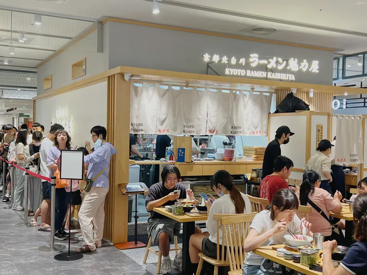 台灣首店魁力屋拉麵每日銷售超過500碗。新光三越提供