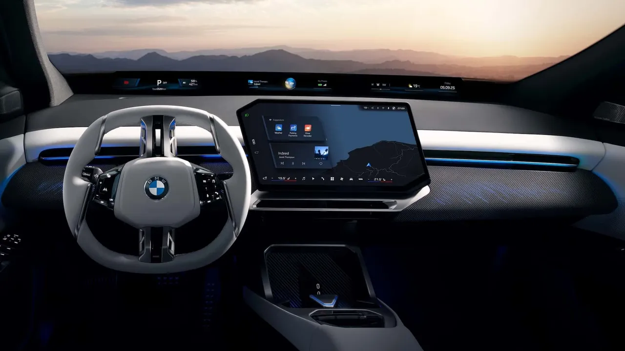 BMW Panoramic iDrive全新座艙架構,搭載43吋全景顯示螢幕與17.9吋中控螢幕。原廠照片