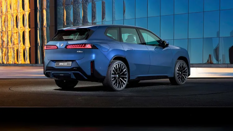 車尾造型更為簡潔俐落，藉由水平LED燈條與雕塑化保桿，營造出更鮮明的SUV輪廓。原廠照片