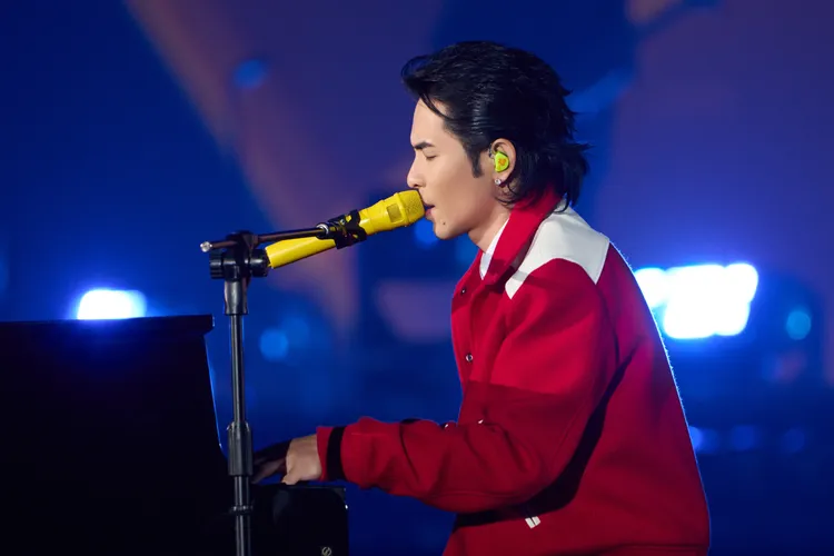 蕭敬騰美聲搭配琴聲醉人。喜鵲娛樂提供