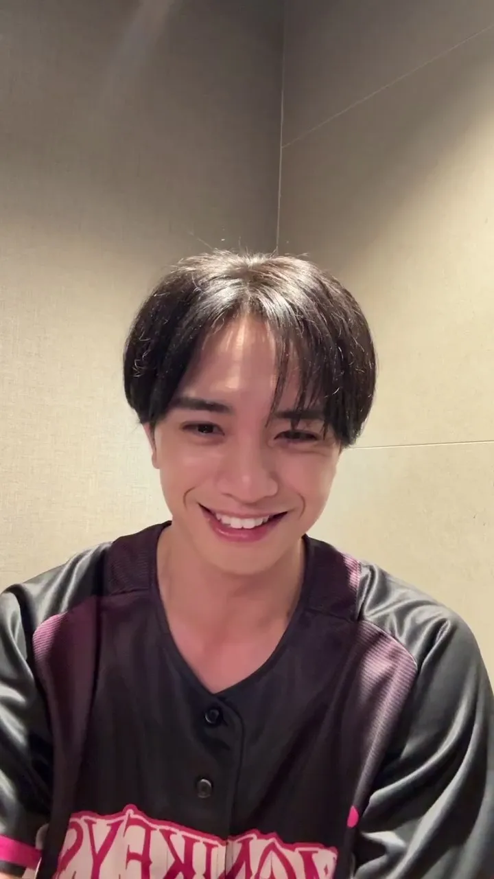 中島健人昨天大巨蛋演出前開直播，今受訪透露在後台有跟ZICO聊天。翻攝中島健人IG