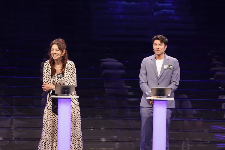 林葉亭（左）、鳳小岳（右）上公視《哈！真相大白了》。攻勢提供