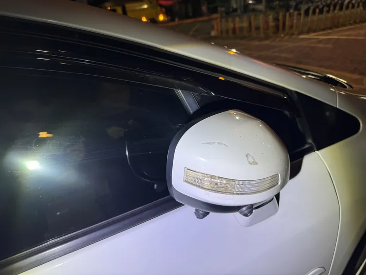 王男開車肇事後沒停留查看，警方依監視器畫面揪凶。翻攝畫面