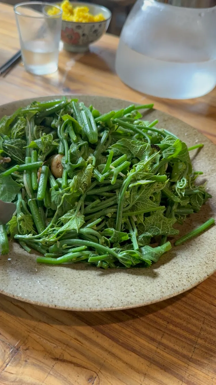 那瑪夏部落的特色山菜如龍鬚菜。愛爾麗提供