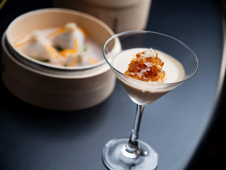 「雅閣」推出嶄新港點美饌「燕液薑茶奶凍」。台北文華東方酒店提供