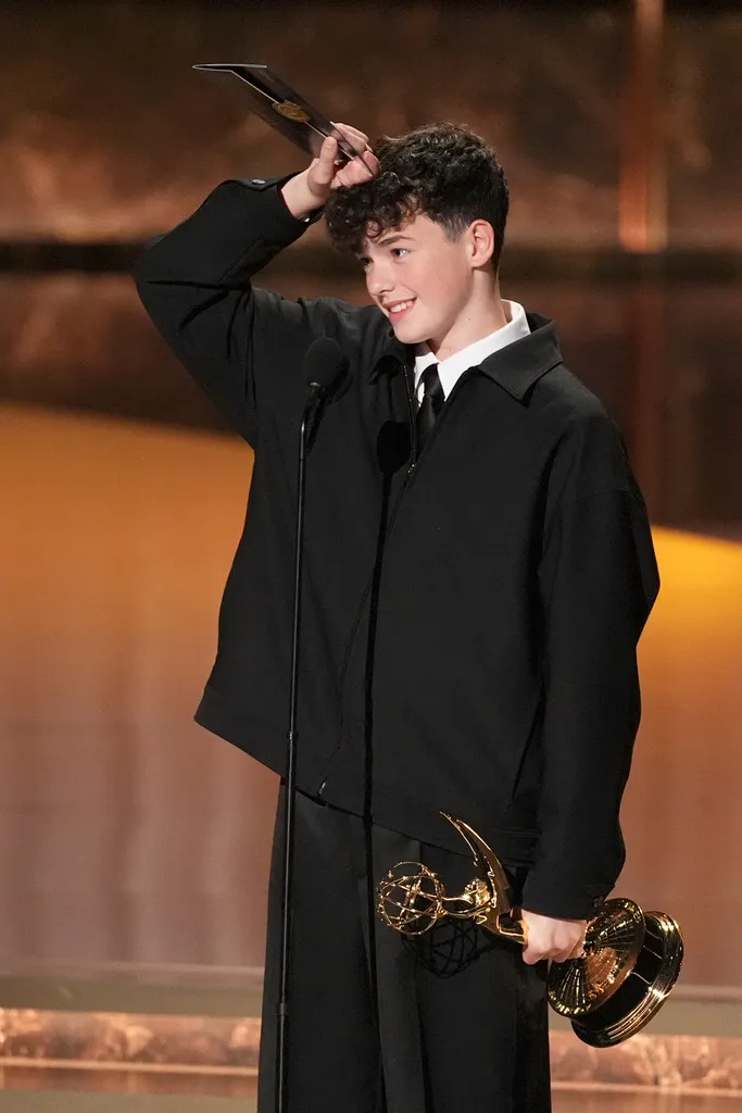 Owen Cooper當天身著Gap上台領獎。美聯社