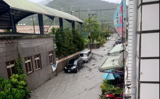 马太鞍溪溢流酿14死、124人失联 灾变中心列7乡镇警戒、派148人20艇驰援搜救