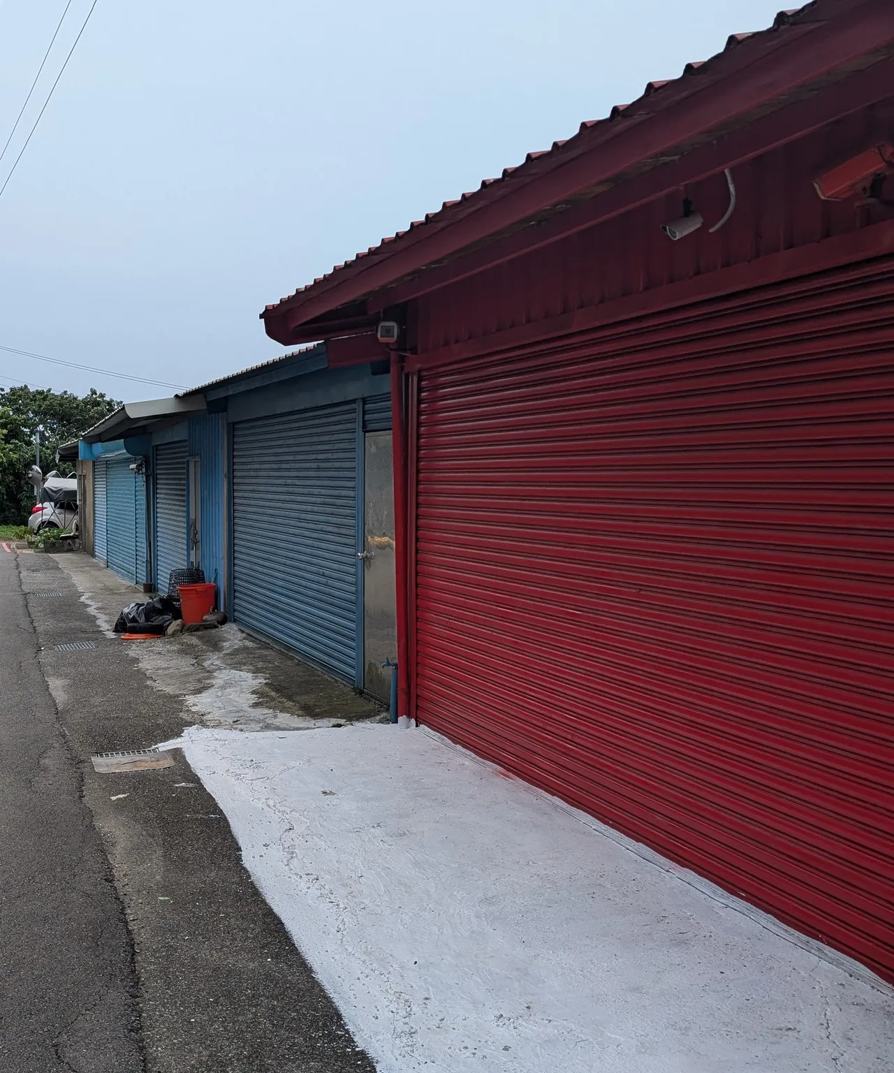 土地遭占用沦车库。新竹市府提供