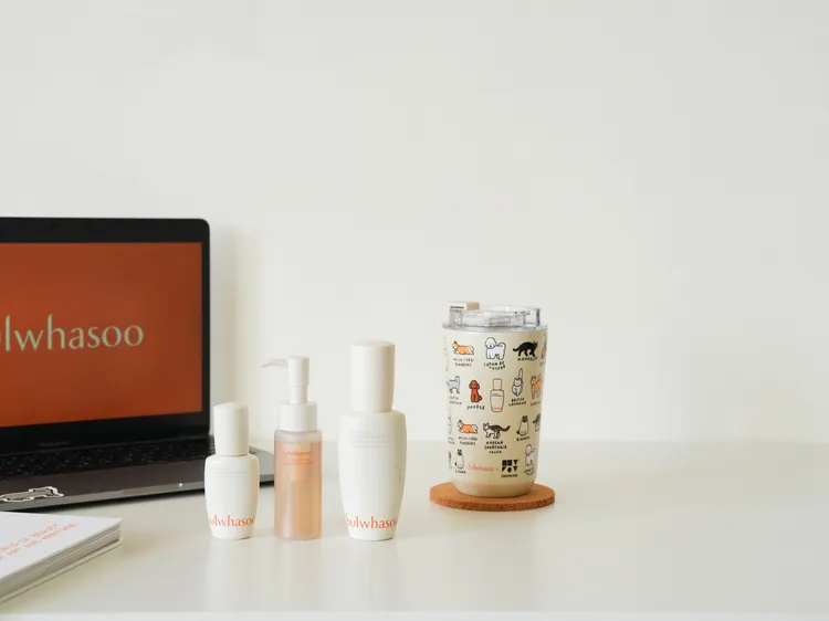 雪花秀潤燥養膚精華 × ZERO PER ZERO插畫聯名10月線上官方通路限定組合，2880元。品牌提供