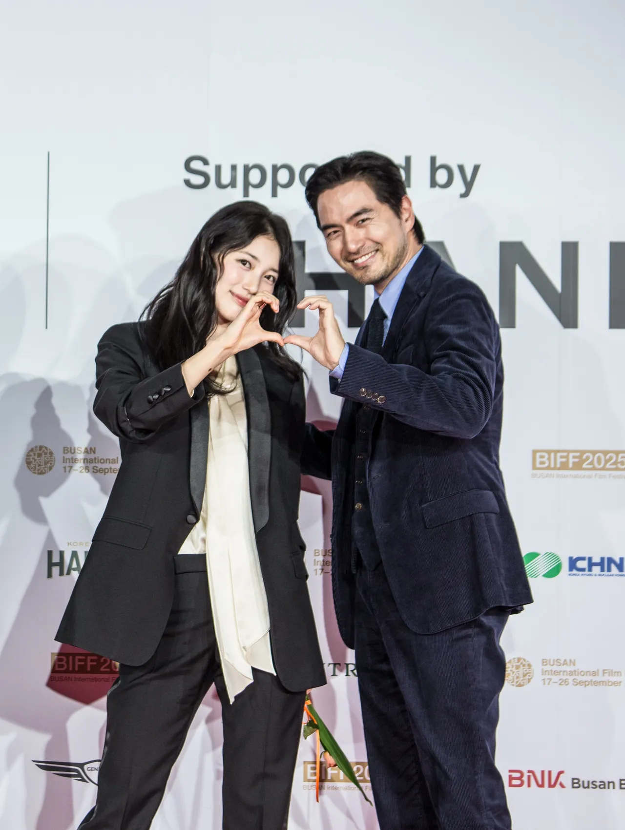 秀智(左)、李陣郁主演的《為失戀者準備的七點早餐聚會》角逐主競賽單元。BIFF提供