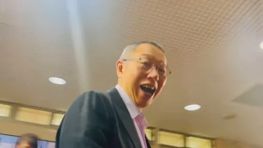 二度被問「賴清德:要在野黨放下屠刀」 柯文哲「張口驚笑+捧腹大笑」回應