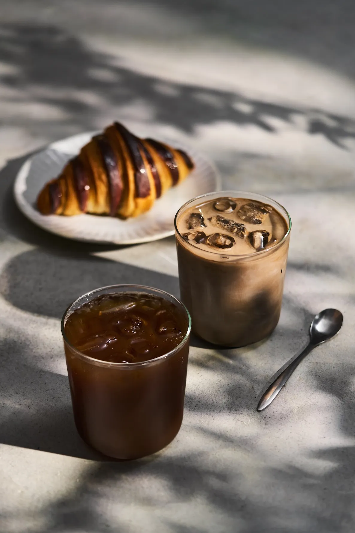 wataru所有饮品皆使用中度烘焙以上的茶叶,并独家采用最新「微粉碎」研磨技术,能将茶叶研磨至800到1000目,结合精准的时间与温度掌控,让茶粉能彻底释放自身香气与风味。业者提供