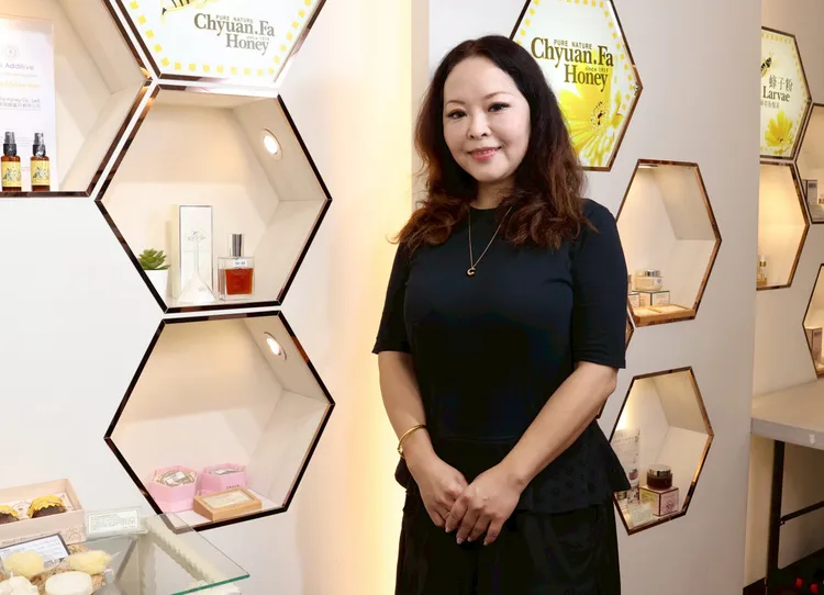 走過106年歷史的泉發蜂蜜，葉采糖表示繼續傳承下去給兒女，「我們還想再延續下一個百年」。莊宗達攝