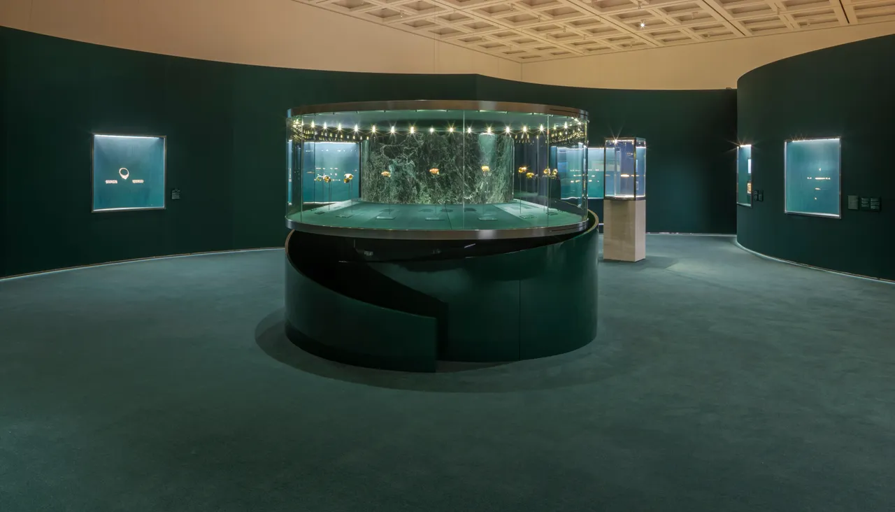 BVLGARI KALEIDOS 宝格丽万花筒:色彩、文化与工艺典藏回顾展。品牌提供