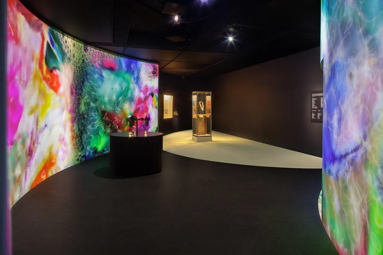 BVLGARI KALEIDOS 宝格丽万花筒:色彩、文化与工艺典藏回顾展。品牌提供