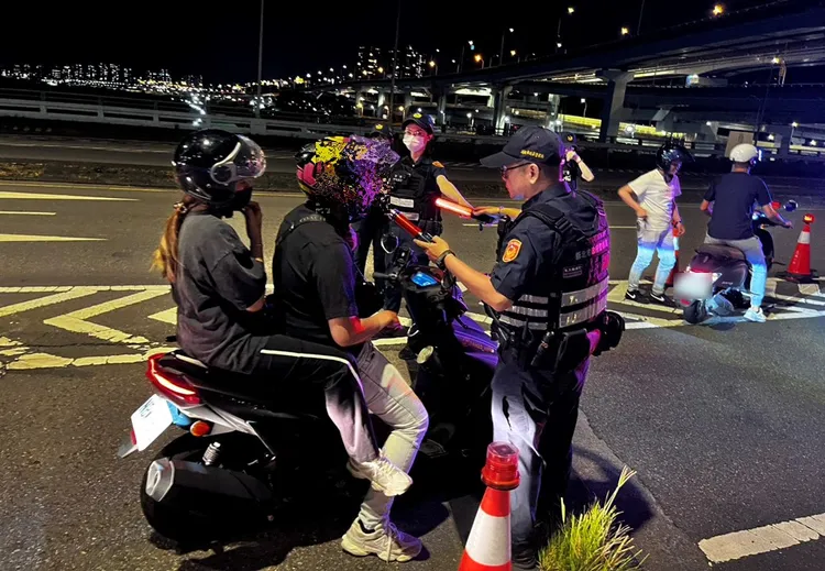 土城警執行取締。警方提供