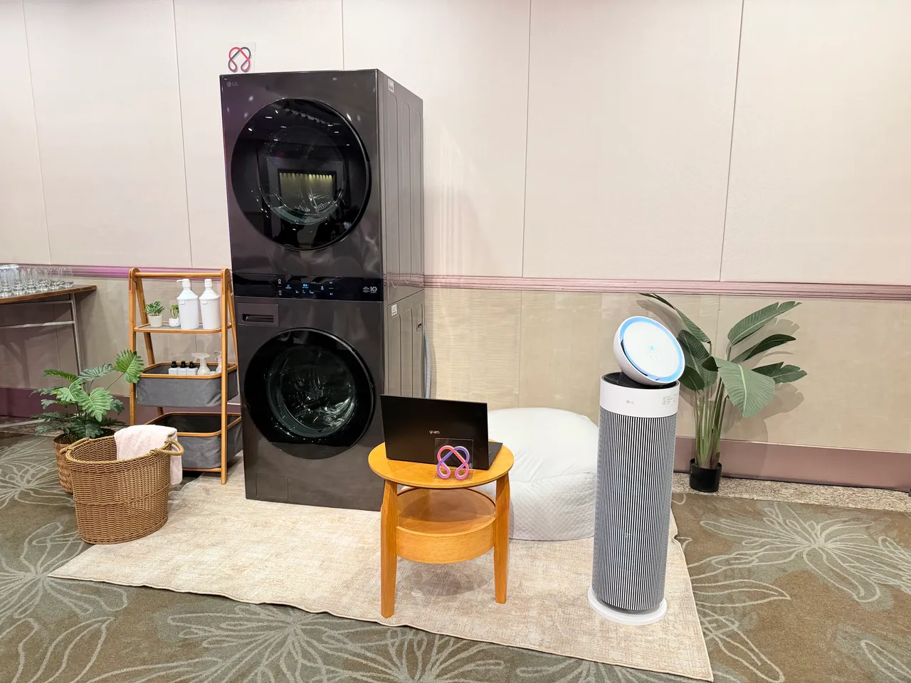 台灣目前已有八大LG產品類別具有AI功能,包含AI 4K智慧顯示器、Soundbar、WashTower AI智控洗乾衣機第二代、InstaView敲敲看門中門冰箱、Styler蒸氣電子衣櫥第二代、DUALCOOL 等。趙筱文攝