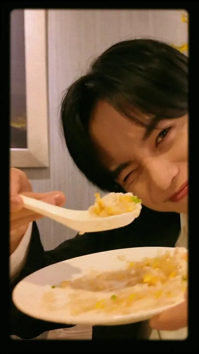 中島健人很喜歡台灣的炒飯，曾一口氣吃了3盤。翻攝中島健人IG