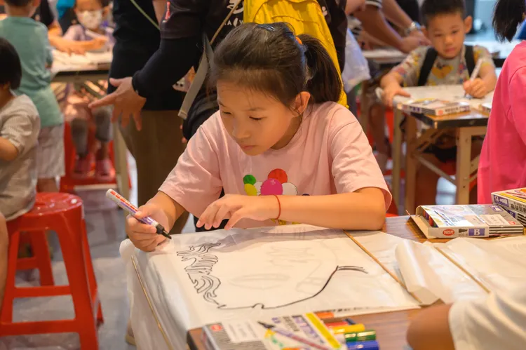 現場有免費親子彩繪風箏DIY，還有1,500支活動小風箏集章闖關免費送。公所提供