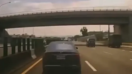 千万宾士迈巴赫挡道!救护车国道鸣笛广播仍不理 警不予举发原因曝光