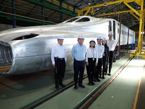 高铁新车每2、3个月就有!董座史哲赴日曝N700ST组装进度