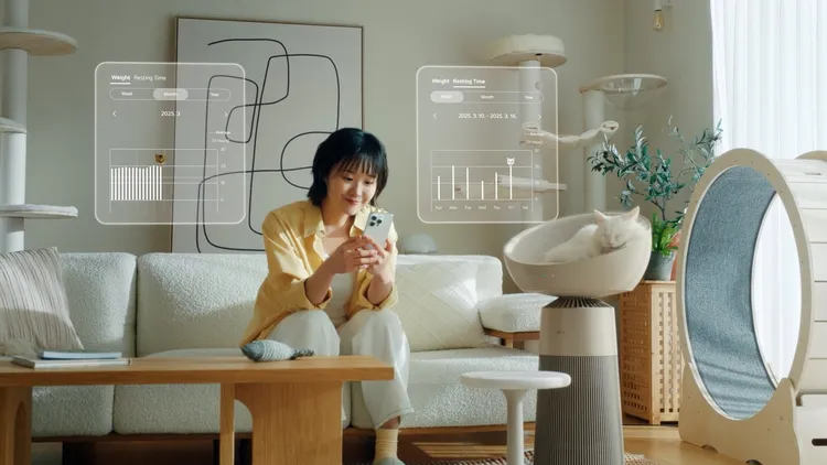 智慧貓窩會自動感應並同步紀錄體重與休息時間到專屬App，透過趨勢圖表看懂他的健康訊號。嘖嘖平台