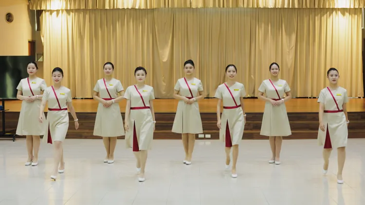 為執行國慶接待任務，文藻外大特別訂製全新的禮賓服飾。翻攝畫面