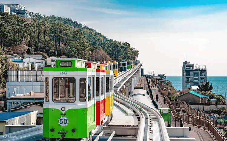 買「釜山海雲台膠囊列車」再送海岸列車。業者提供