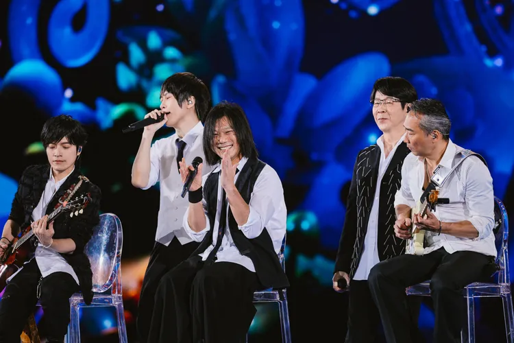 五月天台上相愛相殺。相信音樂提供