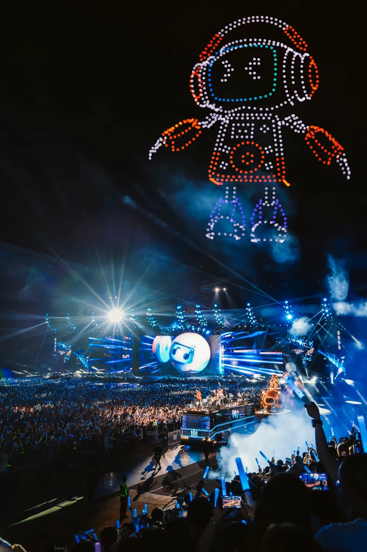 無人機隨著演出變化，讓粉絲耳目一新。相信音樂提供